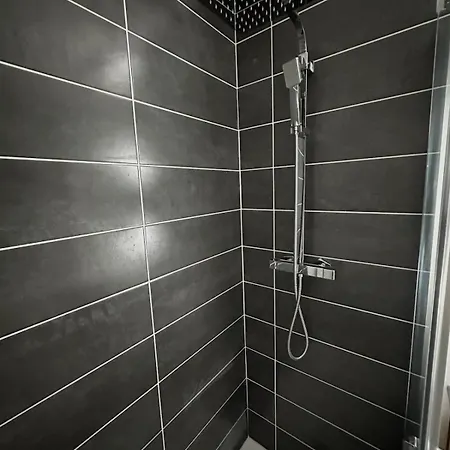 Sakura - Jacuzzi And Cinema Apartment