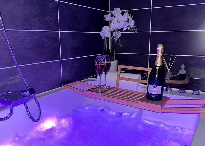 Sakura - Jacuzzi And Cinema