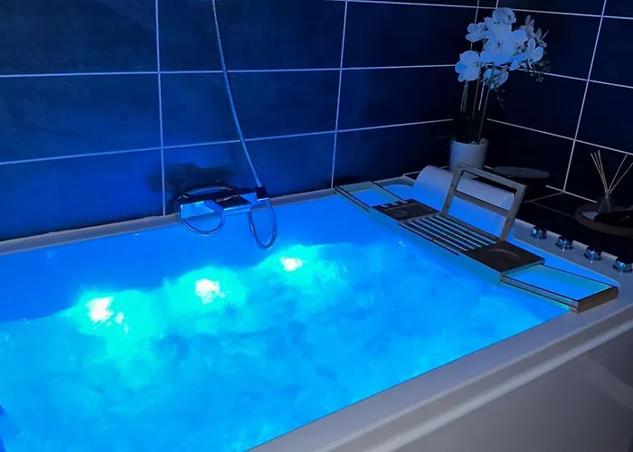 Sakura - Jacuzzi And Cinema * Saint-Quentin (Aisne)